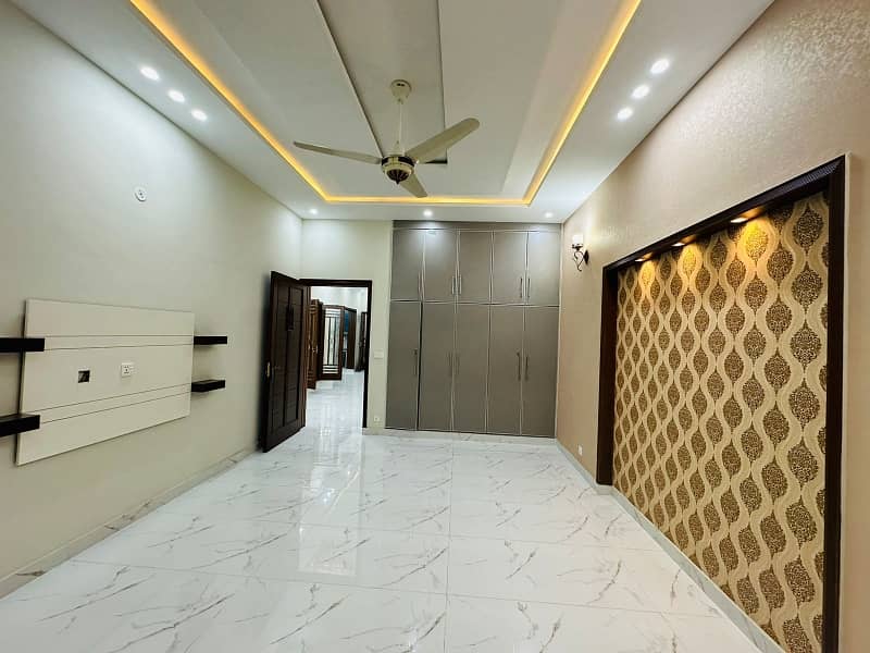 Upper Portion For rent Is Readily Available In Prime Location Of Marghzar Officers Colony 1