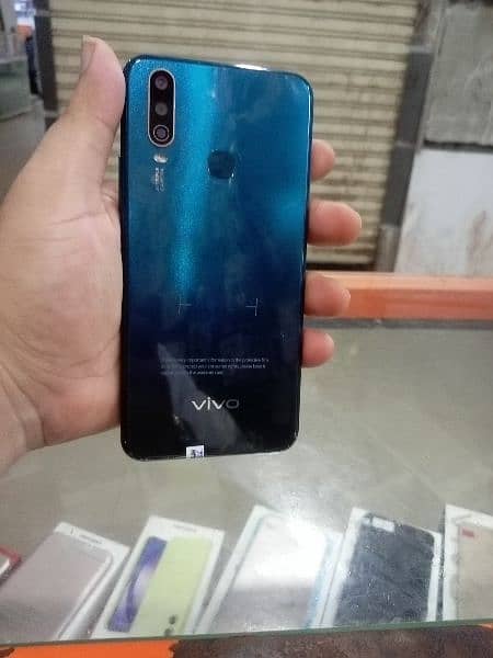 Vivo Y17 1