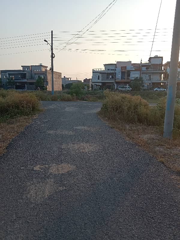 LDA AVENUE ONE BLOCK G TEN MARLA PLOT FOR SALE CHEAPEST PRICE READY TO PROSSION 1