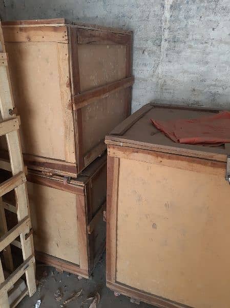 wooden solid crates for sale with tyres 2