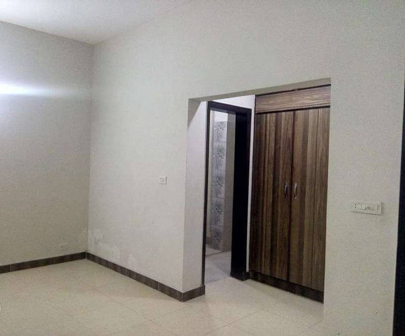 Askari 11, Sector B, 10 Marla, 3 Bed, 1st Floor, Luxury Apartment For Rent. 6