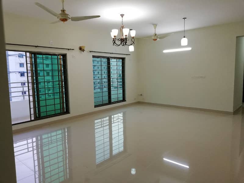 Askari 11, Sector B, 10 Marla, 3 Bed, 1st Floor, Luxury Apartment For Rent. 10