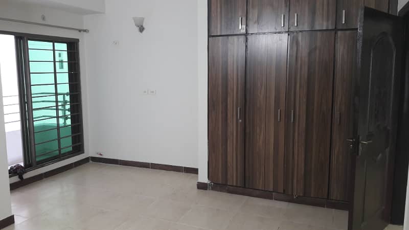 Askari 11, Sector B, 10 Marla, 3 Bed, 1st Floor, Luxury Apartment For Rent. 19