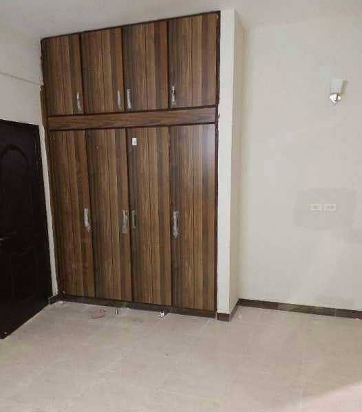 Askari 11, Sector B, 10 Marla, 3 Bed, 1st Floor, Luxury Apartment For Rent. 20