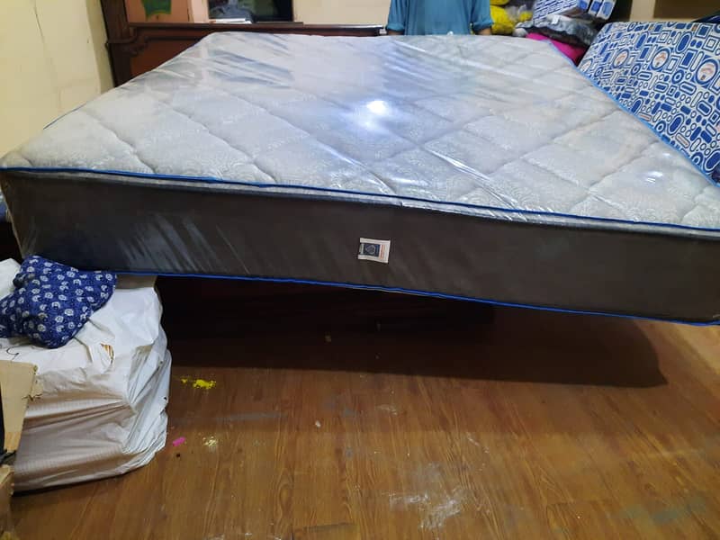 bed set / wooden bed / king size bed / side table / furniture 4