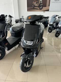 Yadea Ruibin Electric Scooty New Model Black