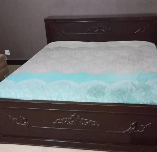 queen size bed with spring mattress 3