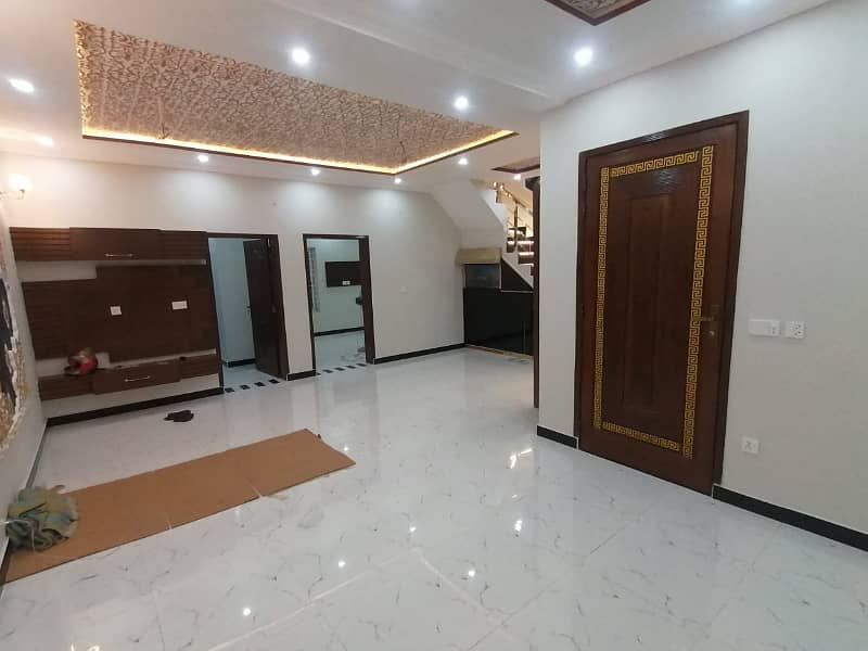 6 MARLA UPPER PORTION AVAILABLE FOR RENT IN PARK VIEW CITY LAHORE 7