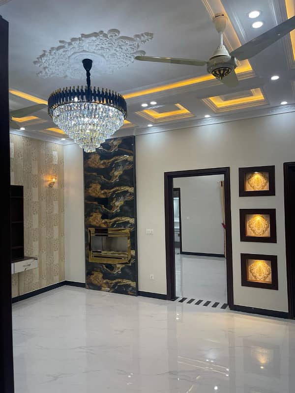 10 Marla Brand New Luxury House available for Sale in Hussain Block Bahria Town Lahore 0