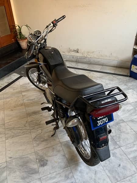 Suzuki GS150 3