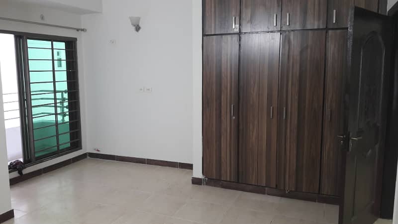Askari 11, Sector B, 10 Marla, 3 Bed, 3rd Floor, Luxury Apartment For Rent. 21