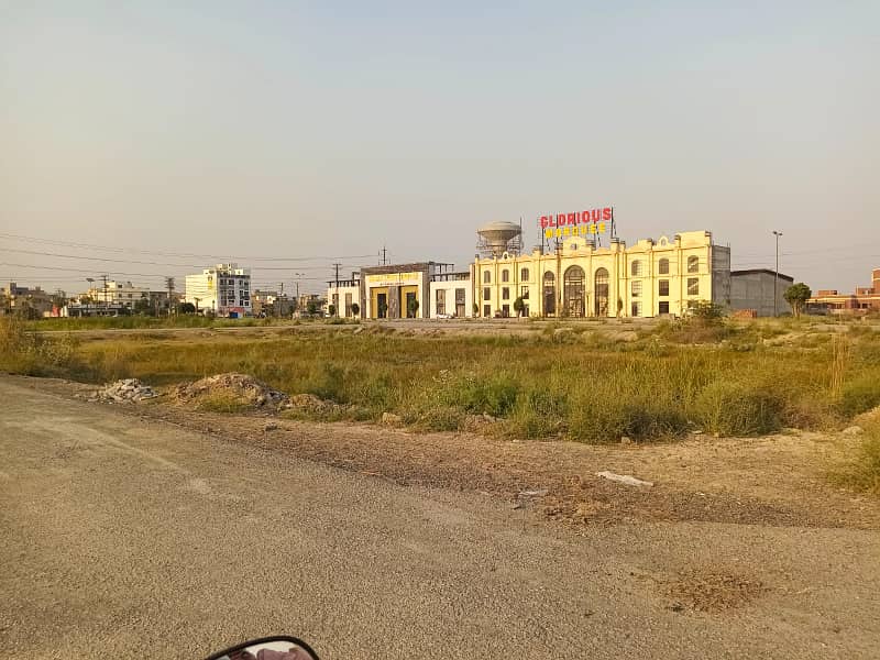 10'Marla super hot location plot for sale in lda avenue1 6