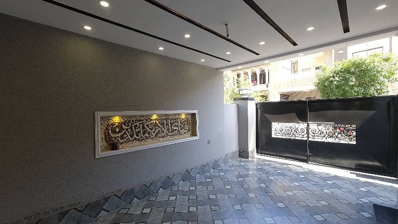 Prime Location House For Sale Situated In LDA Avenue 2