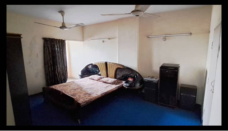 Shahra e Faisal, 1700 Square feet, 2 Bed Apartment for Sale. 3