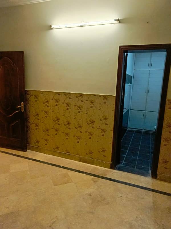 10 Marla Lower Portion Available For Rent in Bahria Town Ph;4 Rawalpindi 7