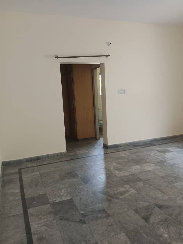 1 Kanal Upper Portion Available For Family 4