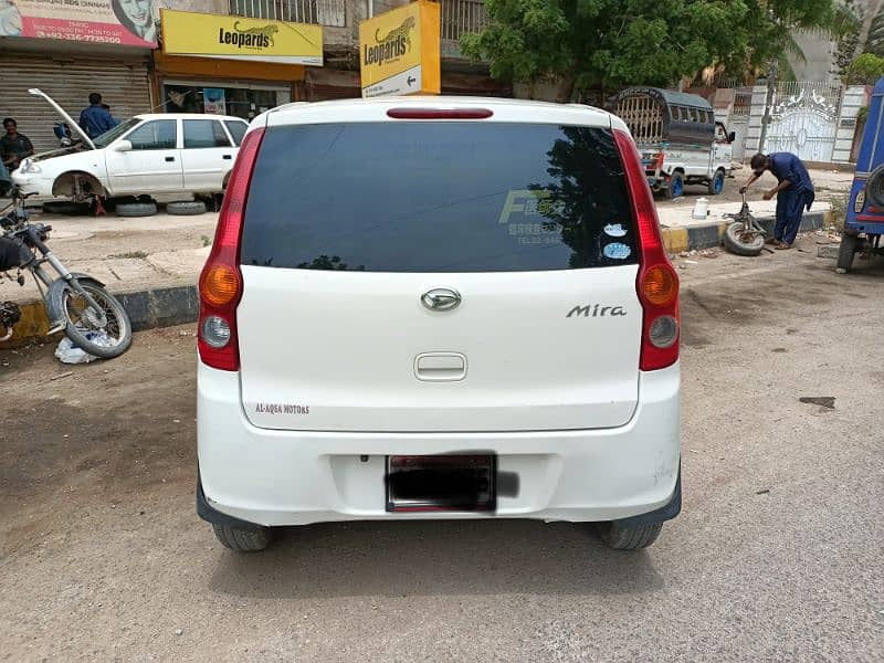 Daihatsu Mira 2011 2