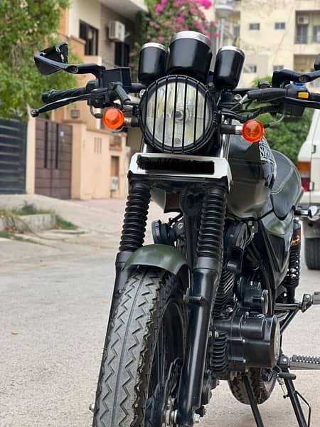 Hi speed Infinity 150, caferacer 6