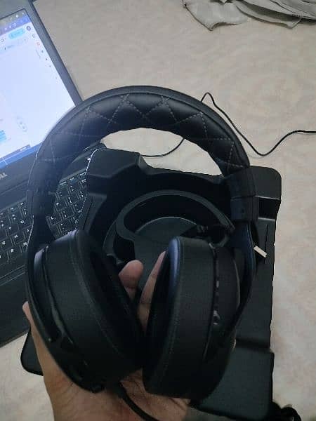 Corsair HS60 Pro Headset 5