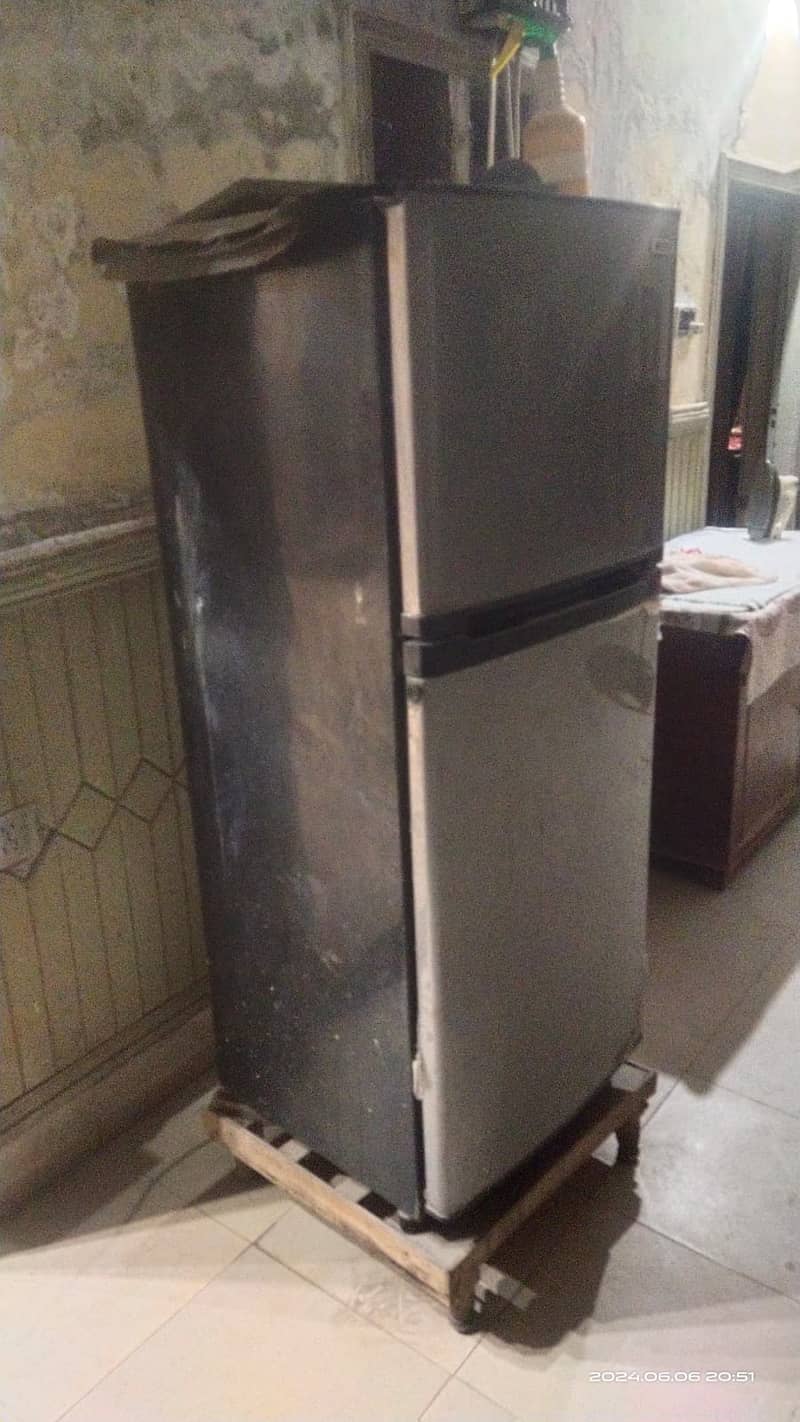 Refrigerators Orient 01 year  Used 5