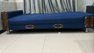 sofa combed available for sell