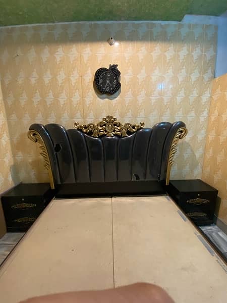 King Size Bed for urgent sale (fully velvet and waterproof) 2