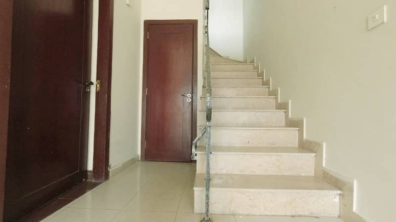 10 Marla House For Sale In 
Dream Gardens
 Phas-1 Lahore 16