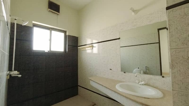 10 Marla House For Sale In 
Dream Gardens
 Phas-1 Lahore 23