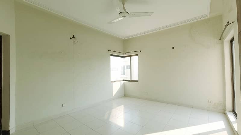 10 Marla House For Sale In 
Dream Gardens
 Phas-1 Lahore 25