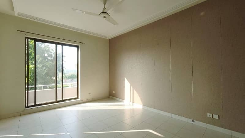 10 Marla House For Sale In 
Dream Gardens
 Phas-1 Lahore 27