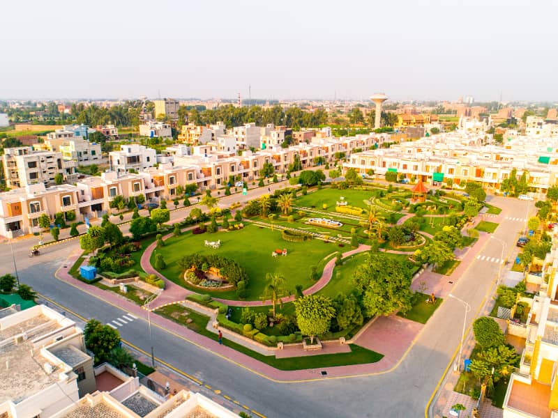 6 Marla Plot For Sale Facing Park In Phase 1 
Dream Gardens
 Lahore 3