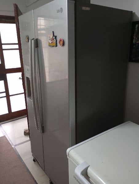 LG side by Side door refrigerator 3