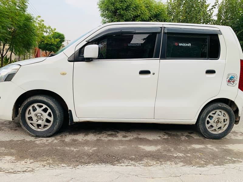 Suzuki Wagon R 2018 3