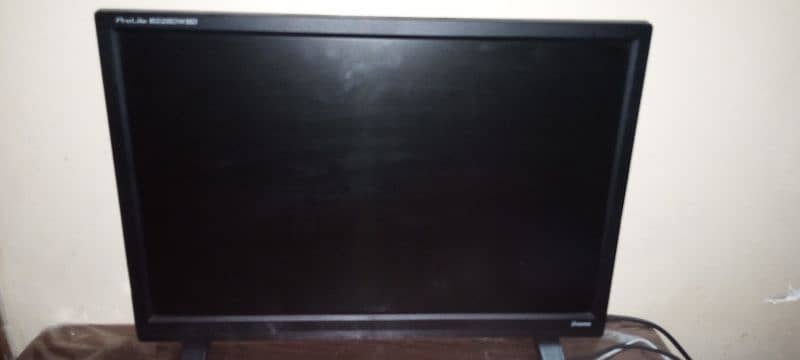 full gaming PC for sale with monitor i5 4 GEN and 1gb card hd ,7570 1