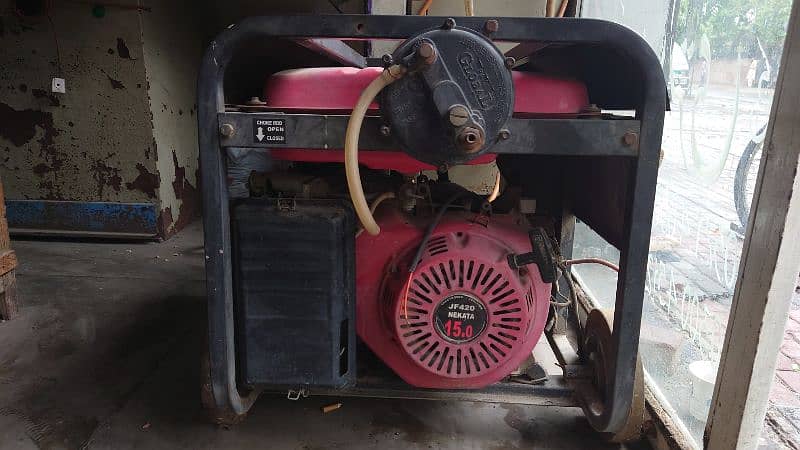 7kv generator in good condition for sale on Diesel and gass 1