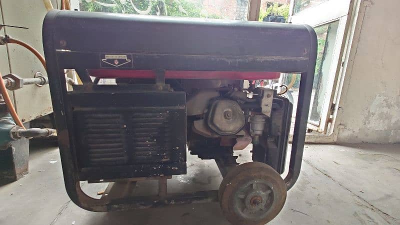 7kv generator in good condition for sale on Diesel and gass 2