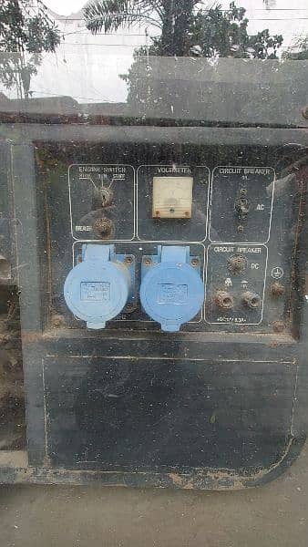 7kv generator in good condition for sale on Diesel and gass 4