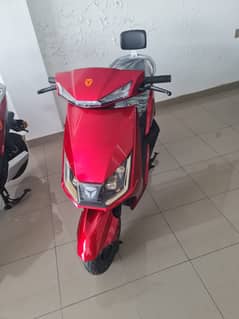 Yadea T5 Electric Scooty | Scooter Brand New Showroom