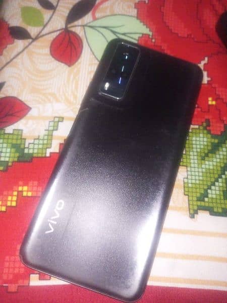 vivo y31 4 \128 ram  with charger and box condition 10 by 10 4