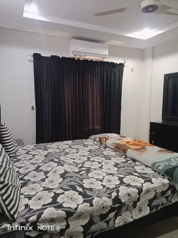 Pay Day and short time One BeD Room apartment fully furnish available for rent family apartment 4