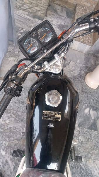 Honda 125 Special Edition model 2023 1