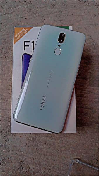 oppo f11.8/256 with just box 3