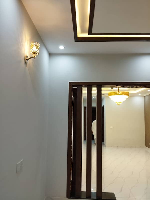 Modern Design 10 Marla House Available For Sale in Green City, Lahore 5