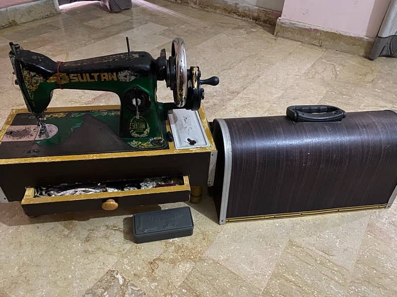 Sewing machine with wooden cover 1