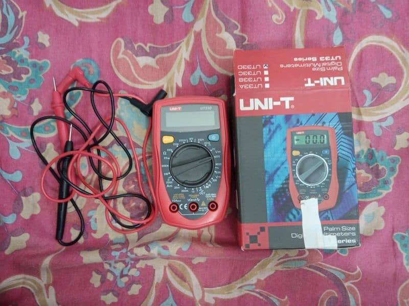 Uni-T palm size multimeter 0