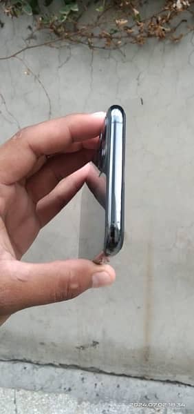 iphone 11 pro max 256 gb for sale factery unlock 4 month sim time baqi 4