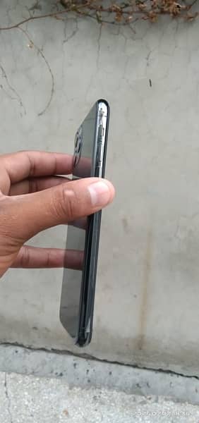 iphone 11 pro max 256 gb for sale factery unlock 4 month sim time baqi 7