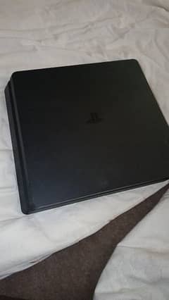 Playstation 4 slim