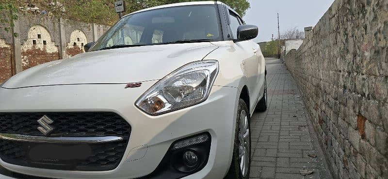 Suzuki Swift 2023 GL Manual(white colour) 15