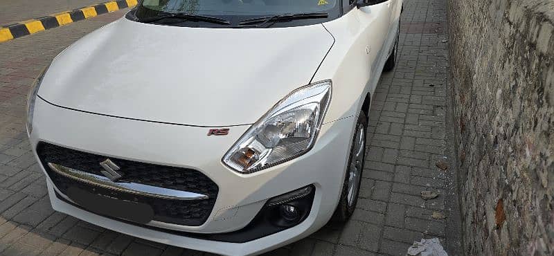 Suzuki Swift 2023 GL Manual(white colour) 17